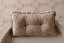 Load image into Gallery viewer, Pillows

