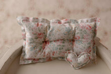 Load image into Gallery viewer, Pastel Floral Pillow + Micro Heart

