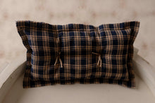 Load image into Gallery viewer, Pillows
