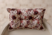 Load image into Gallery viewer, Pillows
