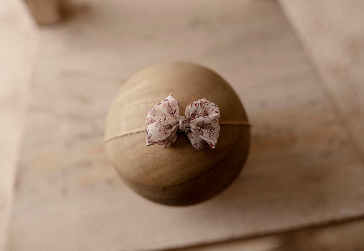 Sweet Pea 2 inch bow tieback by Olive & Lace